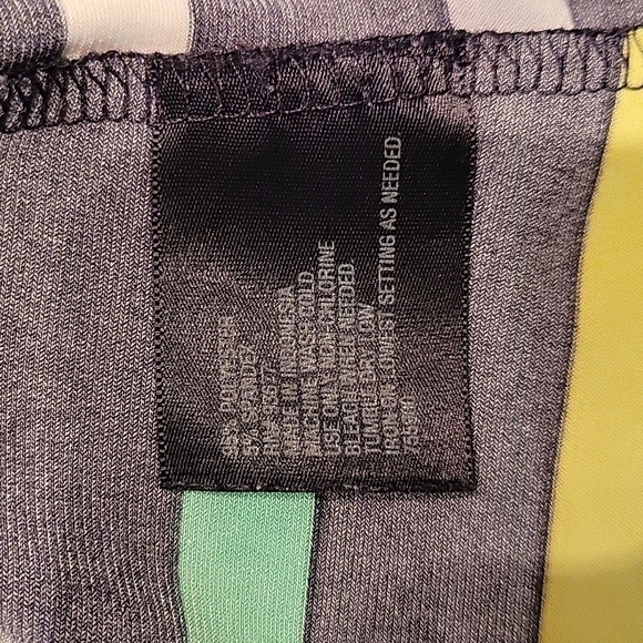 3/$30 WORTHINGTON Twisted Neck Striped Colorway Short Sleeve Blouse - Picture 6 of 8